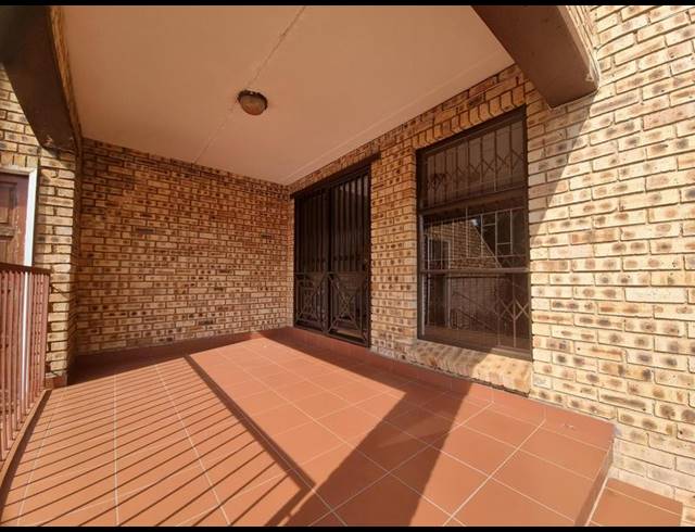 2 BEDROOM PROPERTY TO RENT IN AMOROSA